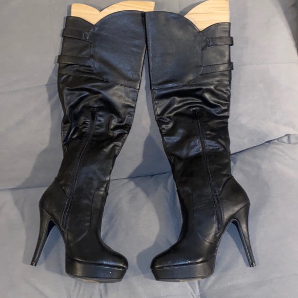 Over the knee boots - Picture 2 of 7